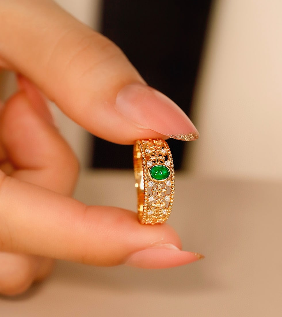 14k Gold 0.29 Ctw Vivid Green Natural Emerald & Diamond Ring: Ref:231084314 // gold content:14k gold // ring size:7. 25us // // main gemstone:emerald // shape:oval // carat weight:0. 17ct // color:vivid green // treatment:natural // // adjacent gemstone 2 :