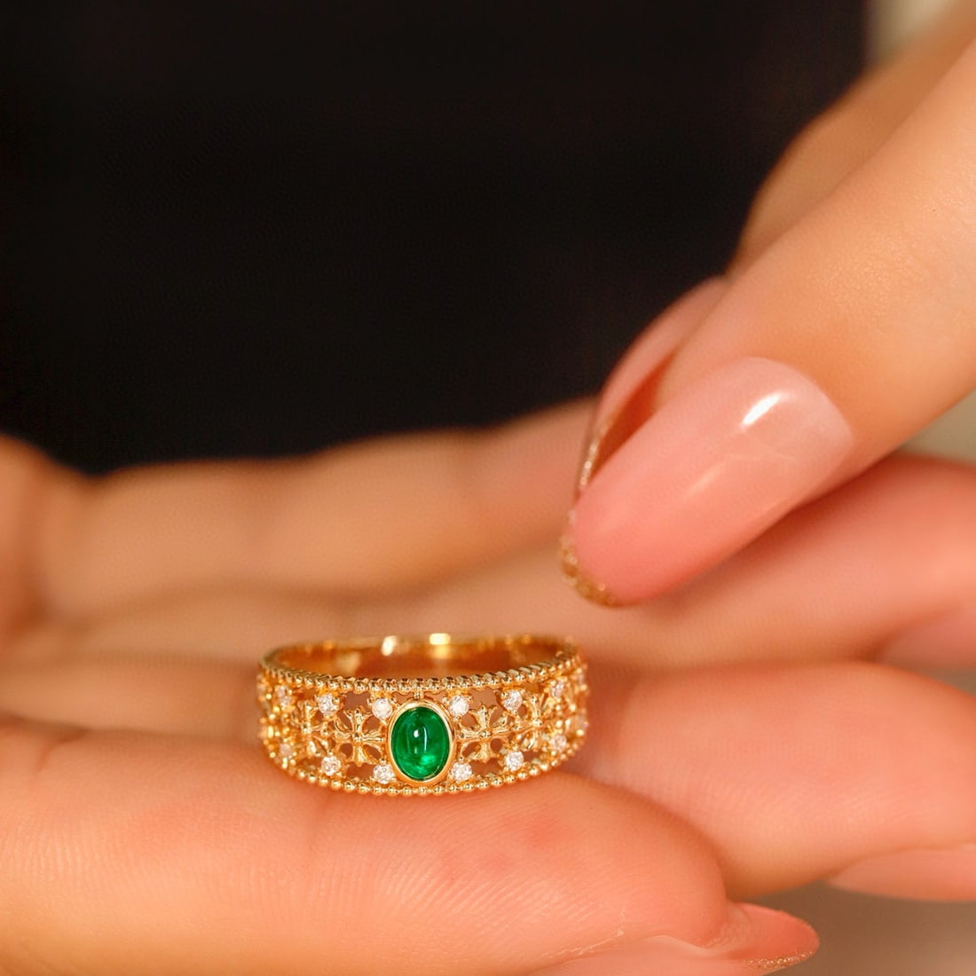 14k Gold 0.29 Ctw Vivid Green Natural Emerald & Diamond Ring - 3