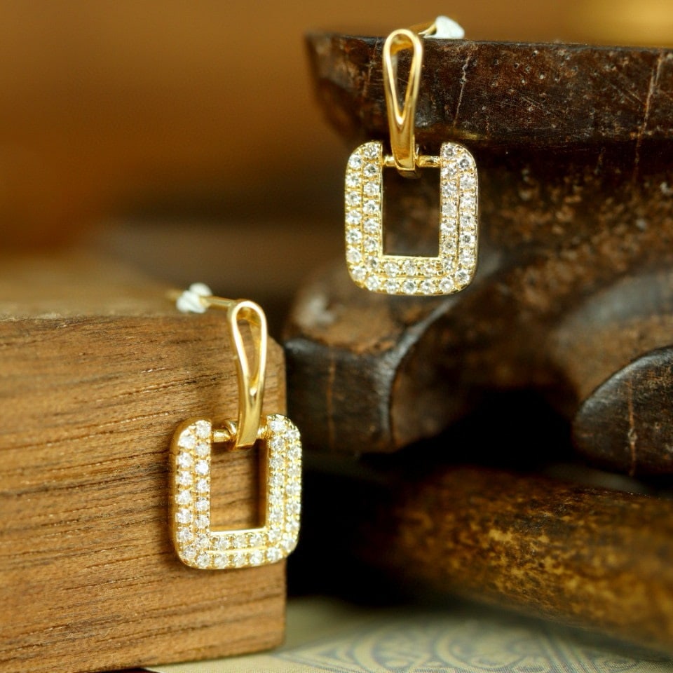14k Gold 0.22 Ct Natural H Diamond Earrings: Ref:231084322 // gold content:14k gold // main gemstone:diamond // shape:round // carat weight:0. 22ct // clarity grade:vs-si // color:h // treatment:natural // cut grade:g // Condition: New Low