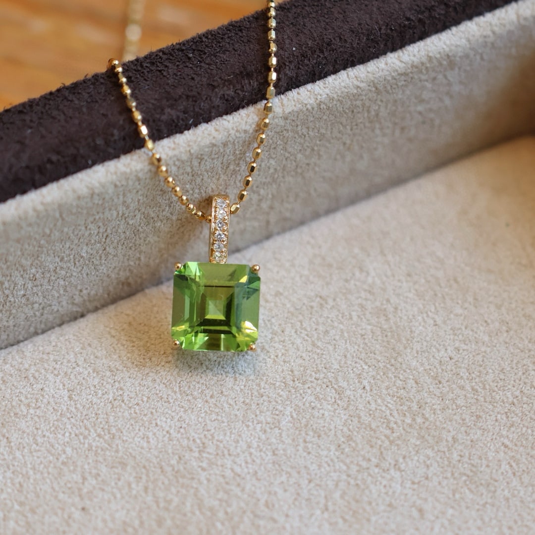 14k Gold 1.8 Ct Natural Peridot & Diamond Pendant( Without Chain ) - 5
