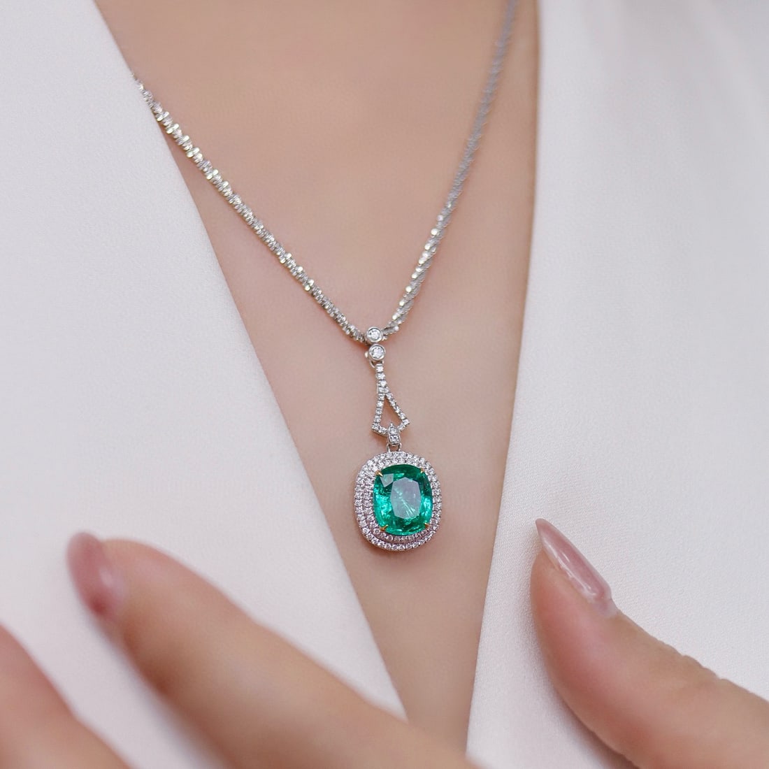 14k Gold 3.87 Ctw Vivid Green Natural Emerald & Diamond Pendant( Without Chain ) - 3