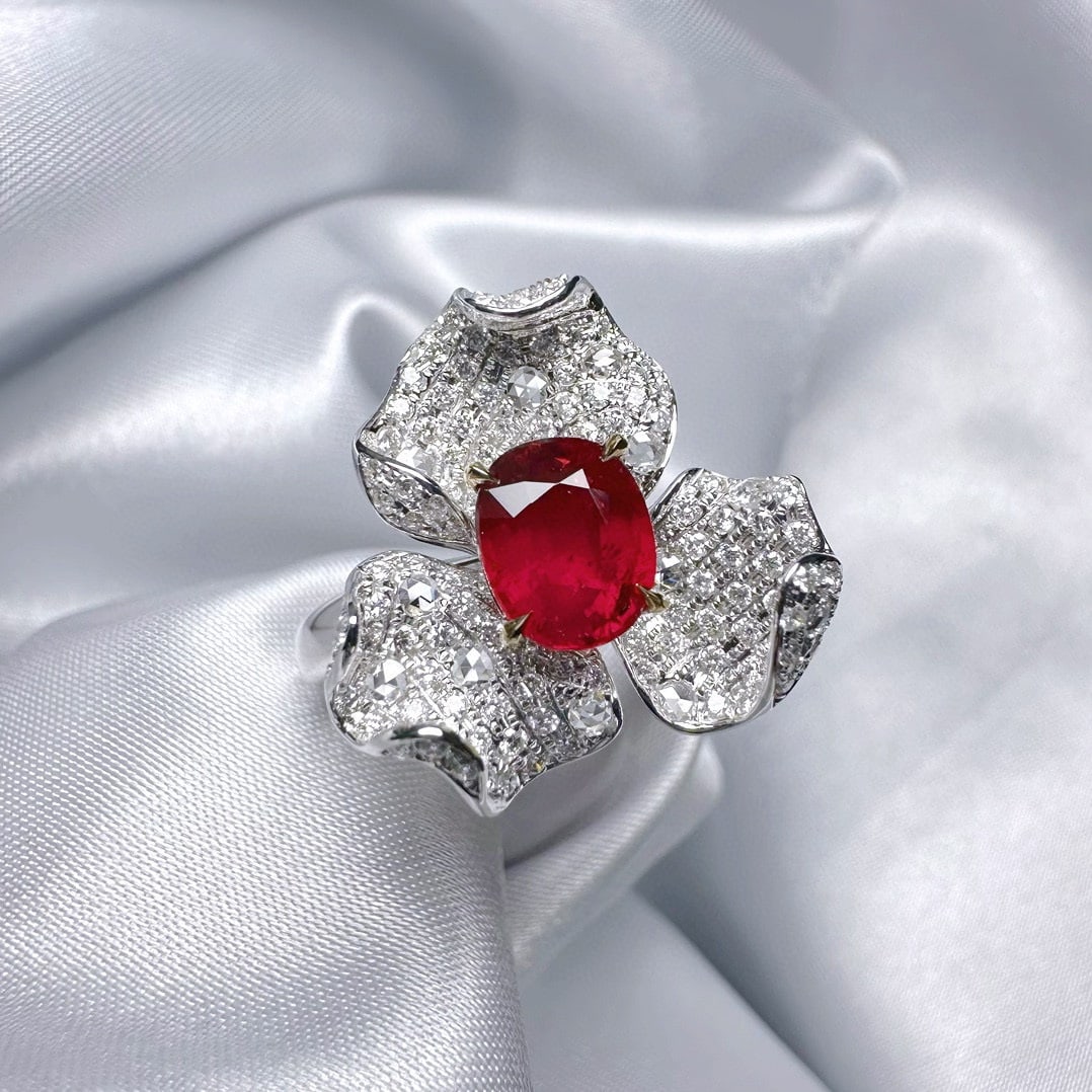 14k Gold 1.89 Ctw Natural Ruby & Diamond Ring: Ref:231084334 // gold content:14k gold // ring size:7. 25us // // main gemstone:ruby // shape:oval // carat weight:1. 29ct // color:pigeonblood red // treatment:natural // // adjacent gemstone 2 :