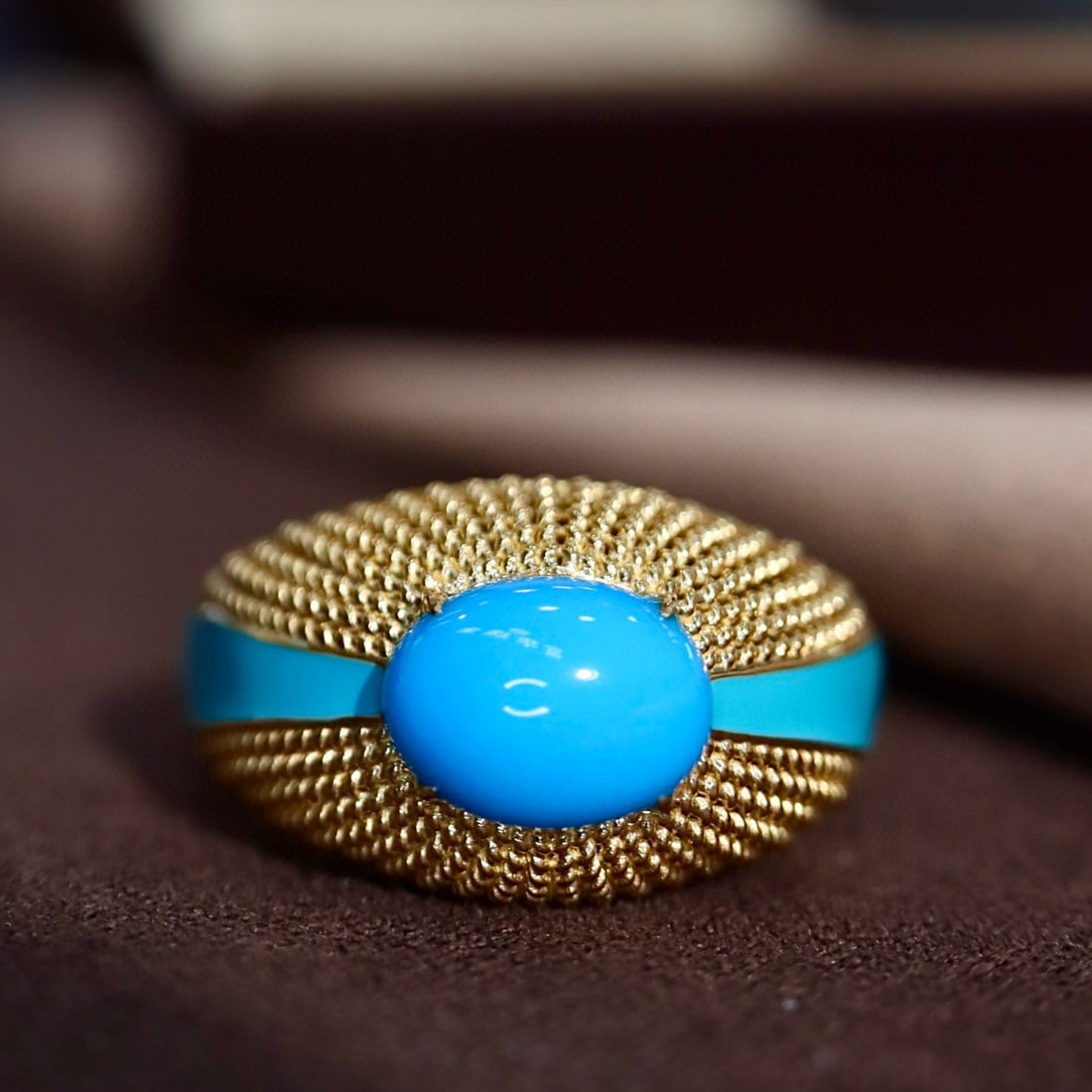 14k Gold 1.75 Ct Natural Blue Turquoise Ring: Ref:231084347 // gold content:14k gold // ring size:7. 25us // // main gemstone:blue turquoise // shape:oval // carat weight:1. 75ct // color:blue // treatment:natural // Condition: New Low Estimate: