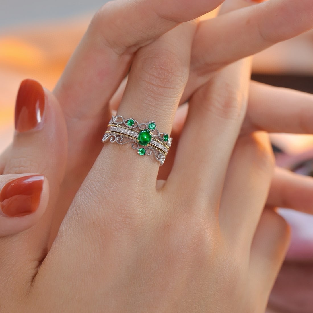 14k Gold 0.37 Ctw Vivid Green Natural Emerald & Diamond Ring - 2