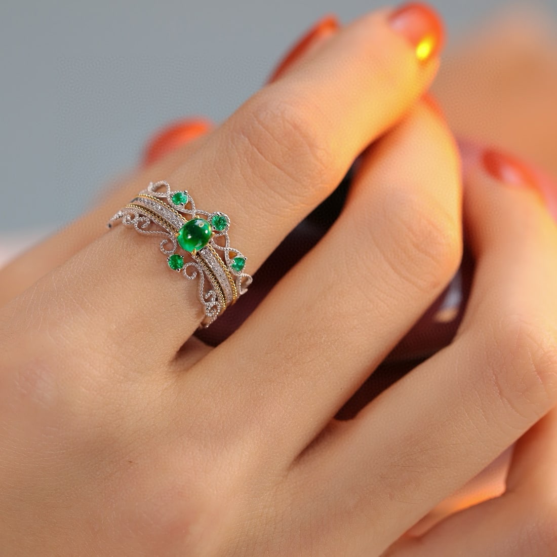 14k Gold 0.37 Ctw Vivid Green Natural Emerald & Diamond Ring - 5