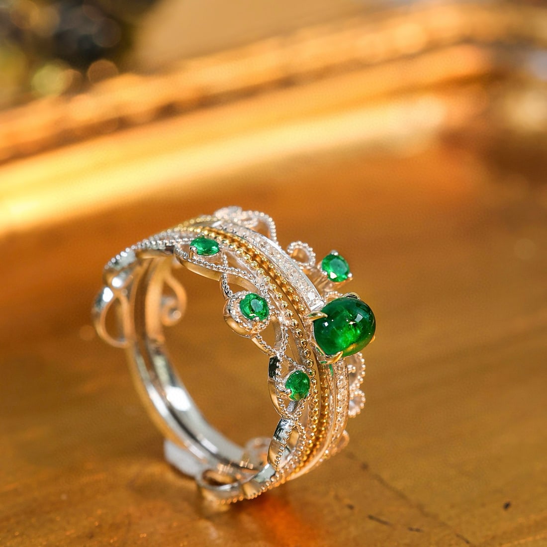14k Gold 0.37 Ctw Vivid Green Natural Emerald & Diamond Ring - 6