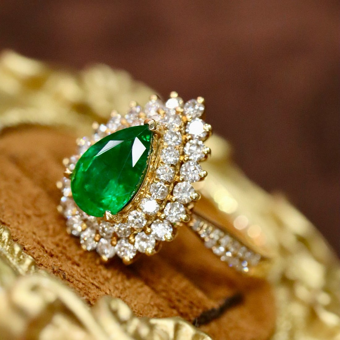 14k Gold 2.37 Ctw Vivid Green Natural Emerald & Diamond Ring - 3