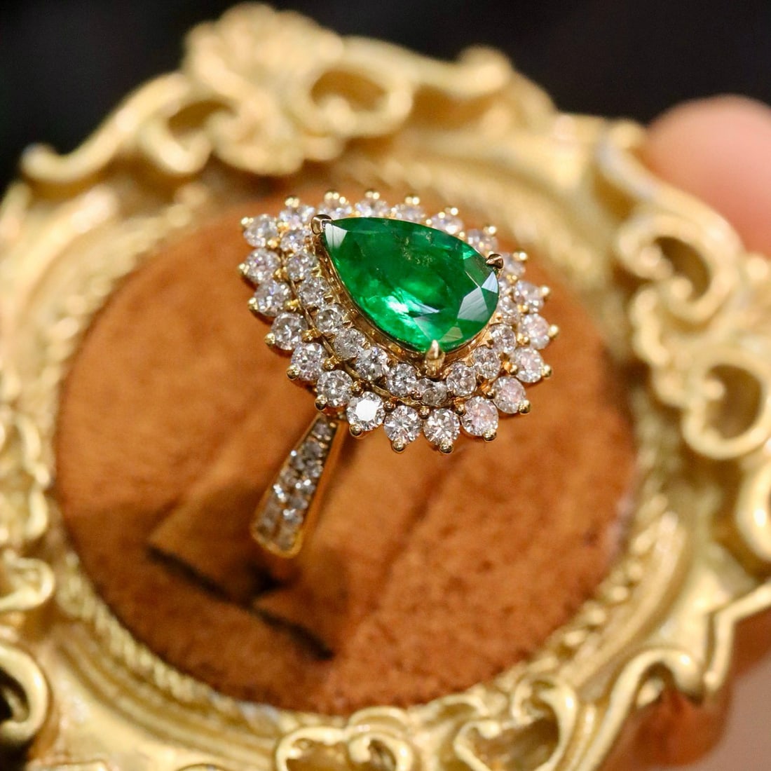 14k Gold 2.37 Ctw Vivid Green Natural Emerald & Diamond Ring - 4
