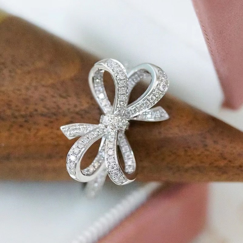 14k Gold 0.28 Ct Natural H Diamond Ring: Ref:231084365 // gold content:14k gold // ring size:7. 25us // // main gemstone:diamond // shape:round // carat weight:0. 28ct // clarity grade:vs-si // color:h // treatment:natural // cut grade:g //