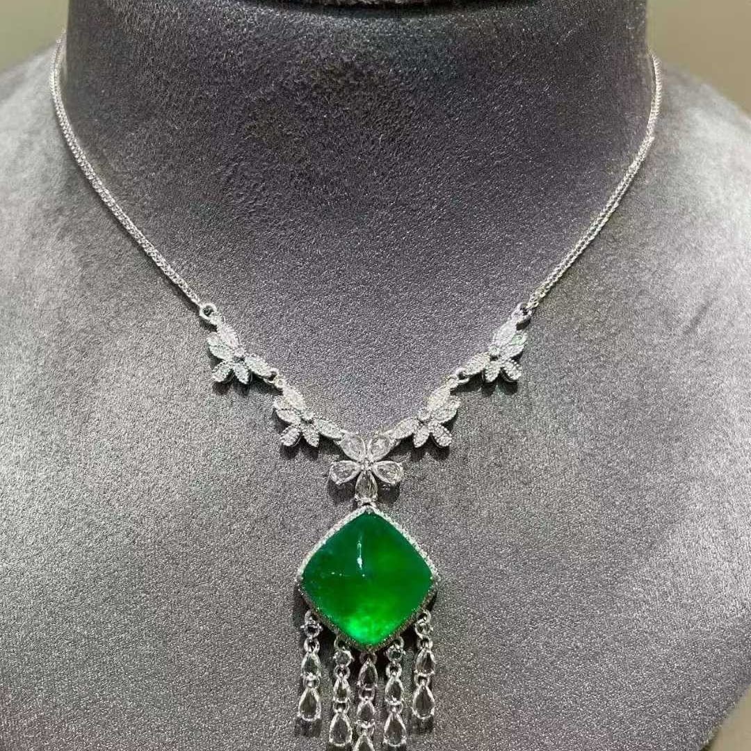 14k Gold 8.68 Ct Vivid Green Natural Emerald & Diamond & Sapphire Necklace - 4