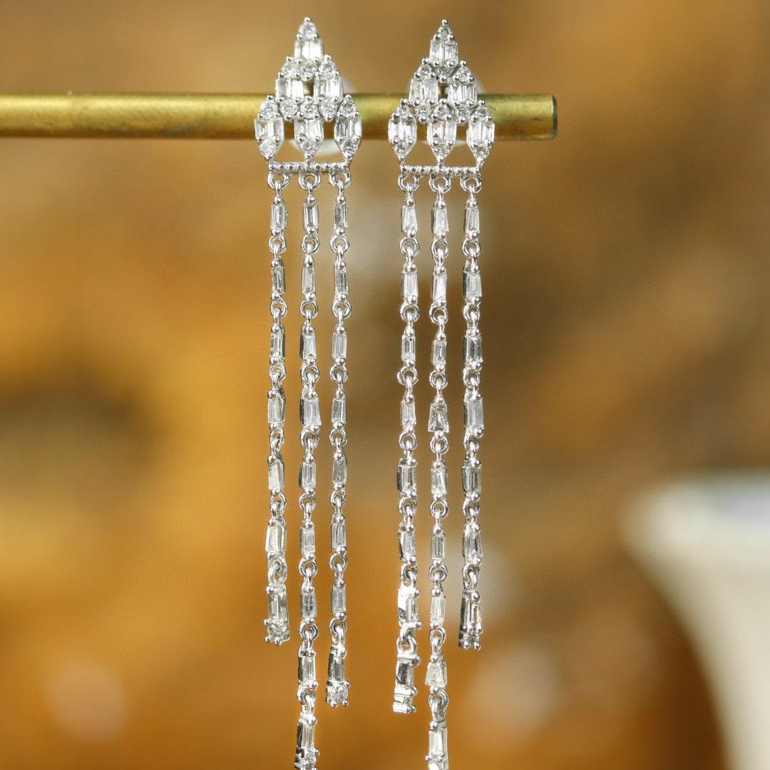 14k Gold 0.60 Ct Natural H Diamond Earrings: Ref:231089034 // gold content:14k gold // main gemstone:diamond // shape:multiple // carat weight:0. 60ct // clarity grade:vs-si // color:h // treatment:natural // Condition: New Low Estimate: