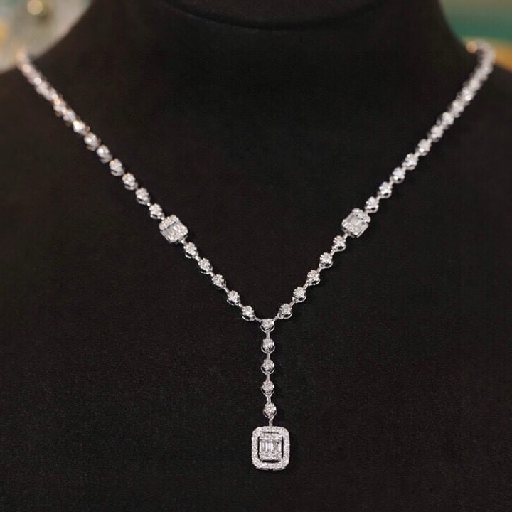 14k Gold 3 Ct Natural H Diamond Necklace: Ref:231089036 // gold content:14k gold // main gemstone:diamond // shape:multiple // carat weight:3ct // clarity grade:vs-si // color:h // treatment:natural // Condition: New Low Estimate: 9200.00