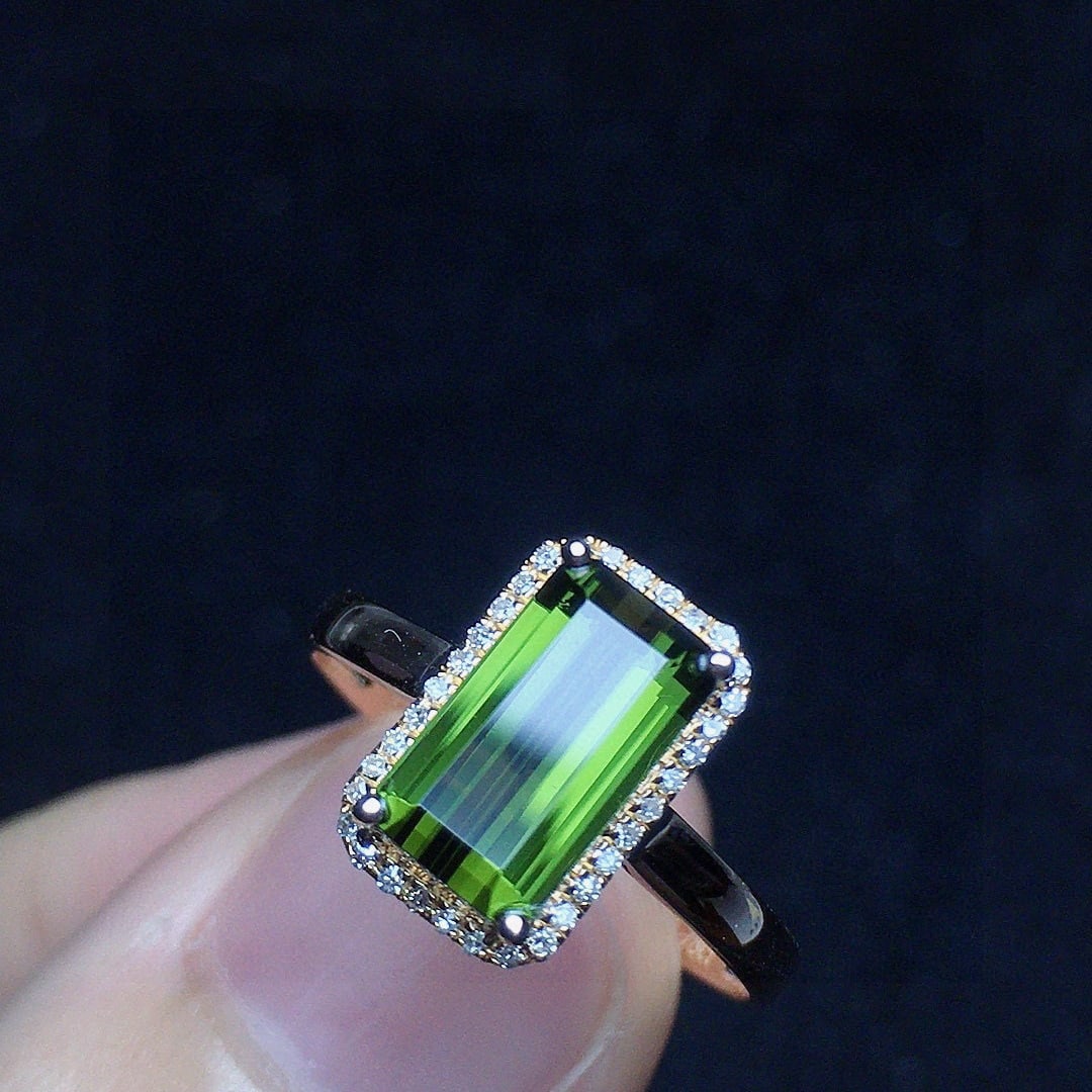 14k Gold 1.78 Ct Natural Tourmaline & Diamond Ring: Ref:231089087 // gold content:14k gold // ring size:7. 25us // // main gemstone:tourmaline // shape:octagonal // carat weight:1. 78ct // color:green // treatment:natural // // adjacent gemstone 2 :