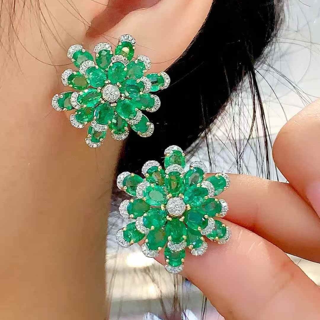 14k Gold 8 Ct Vivid Green Natural Emerald & Diamond Earrings - 4