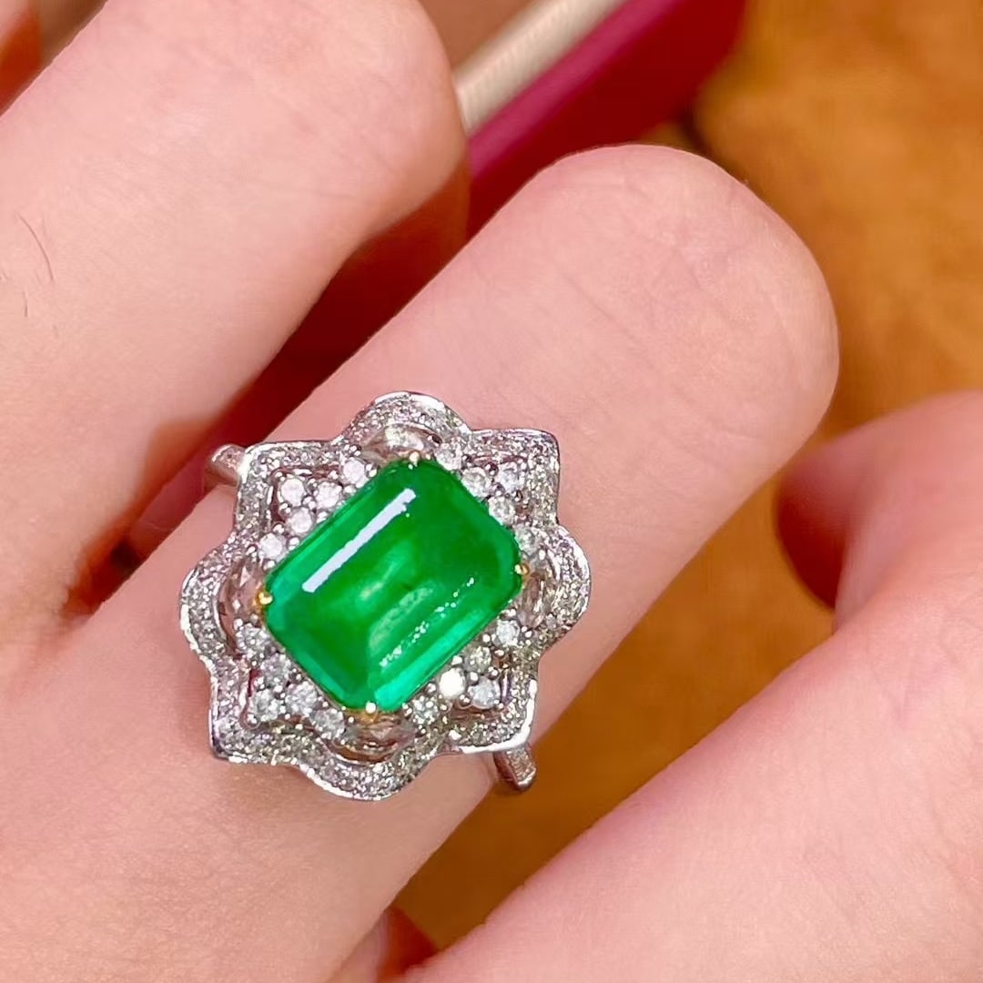 14k Gold 1.5 Ct Vivid Green Natural Emerald & Diamond Ring - 6
