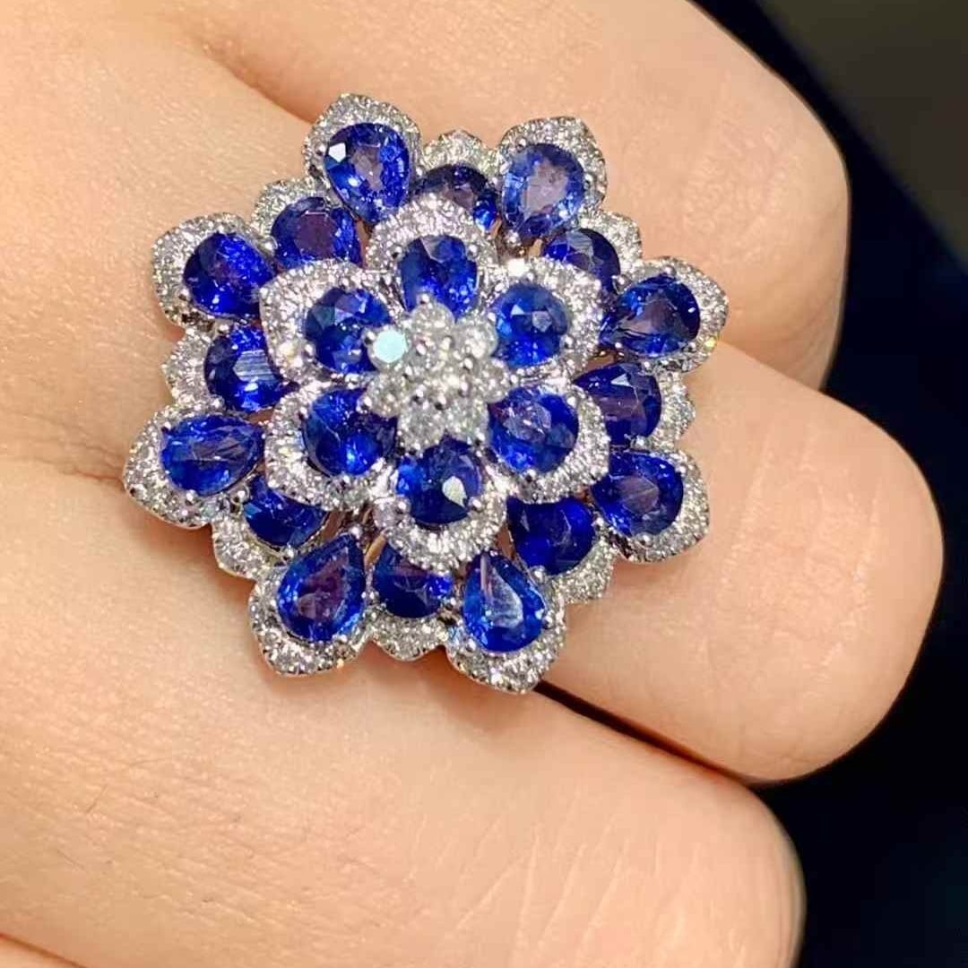 14k Gold 4.2 Ct Natural Sapphire & Diamond Ring - 6