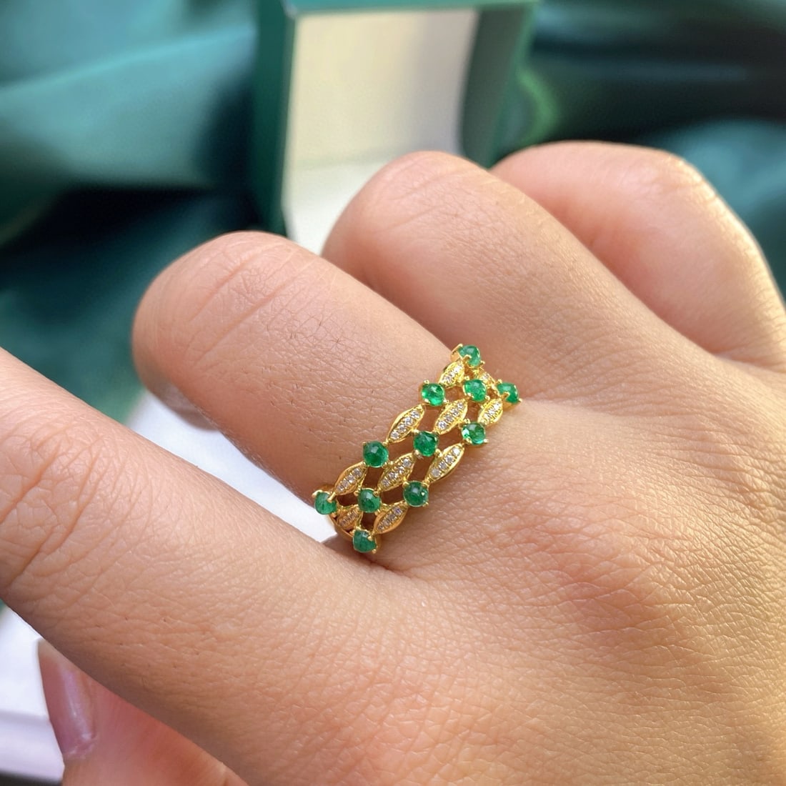 14k Gold 1.00 Ct Natural Emerald & Diamond Ring - 3
