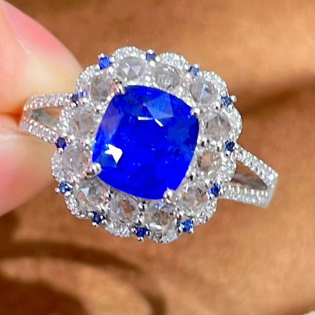 14k Gold 1.7 Ct Natural Sapphire & Diamond & Sapphire Ring - 4