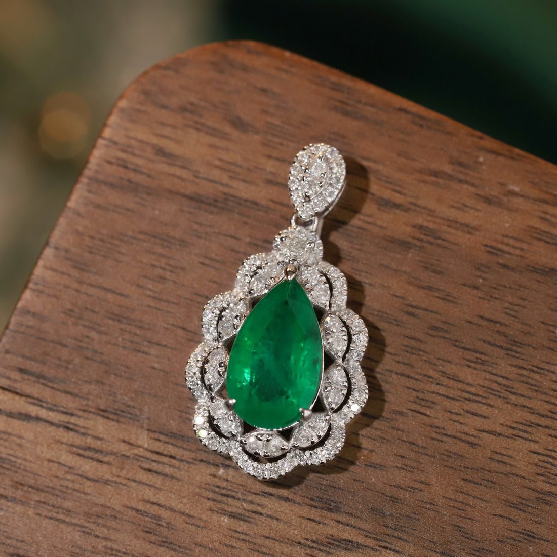 14k Gold 1.97 Ctw Vivid Green Natural Emerald & Diamond Pendant( Without Chain ): Ref:231089260 // gold content:14k gold // main gemstone:emerald // shape:pear // carat weight:1. 59ct // color:vivid green // treatment:natural // // adjacent gemstone 2 : diamond // shape:round // ca