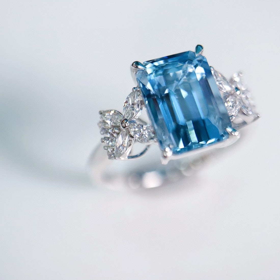 14k Gold 3.18 Ctw Natural Aquamarine & Diamond Ring - 2