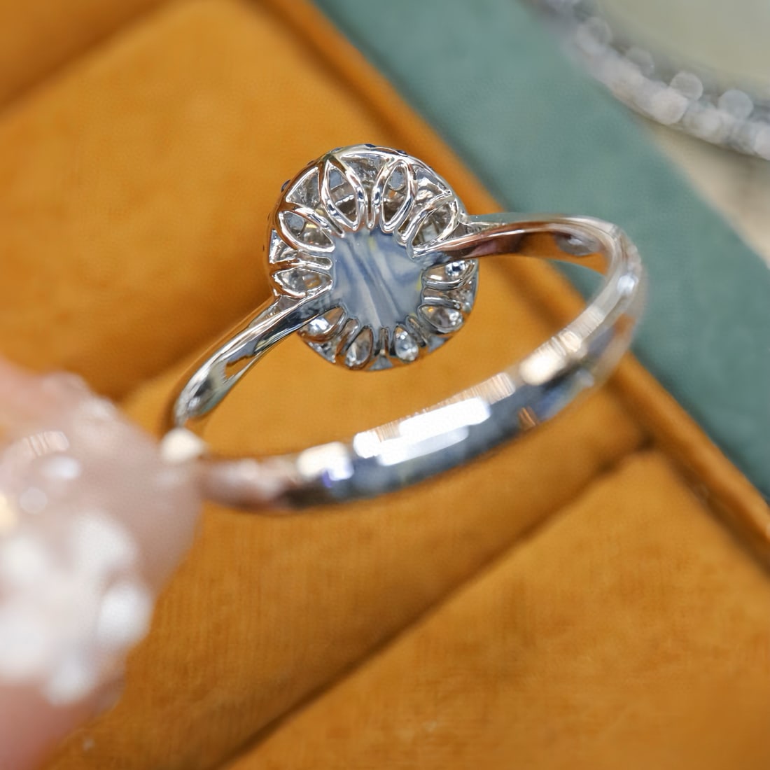 14k Gold 0.67 Ctw Natural Sapphire & Diamond Ring - 5