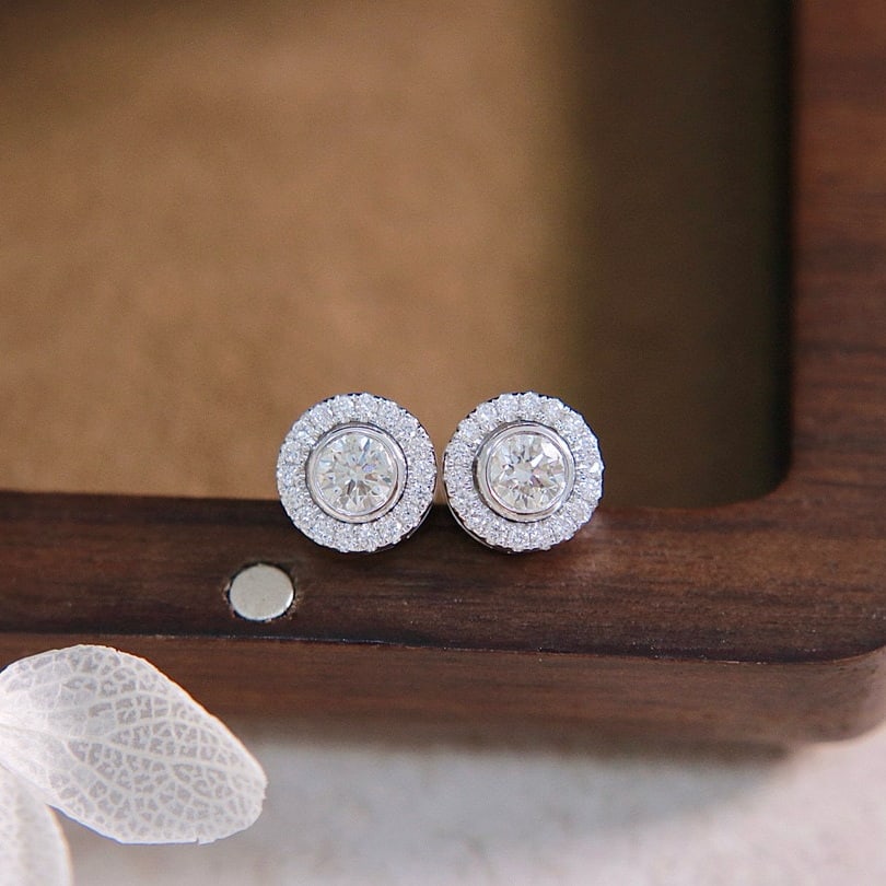 14k Gold 0.36 Ct Natural H Diamond Earrings: Ref:231090063 // gold content:14k gold // main gemstone:diamond // shape:round // carat weight:0. 36ct // clarity grade:vs-si // color:h // treatment:natural // cut grade:g // // adjacent gemstone 2