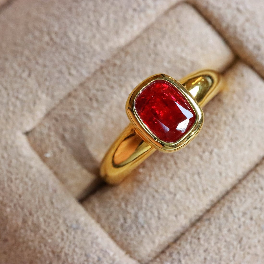 14k Gold 0.76 Ct Natural Ruby Ring: Ref:231090087 // gold content:14k gold // ring size:7. 25us // // main gemstone:ruby // shape:cushion // carat weight:0. 76ct // color:pigeonblood red // treatment:natural // Condition: New Low