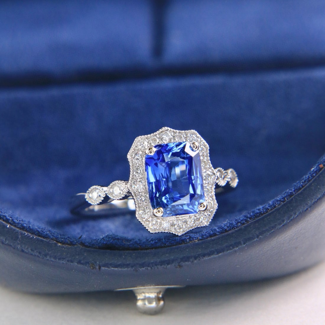 14k Gold 2.72 Ctw Natural Sapphire & Diamond Ring - 4