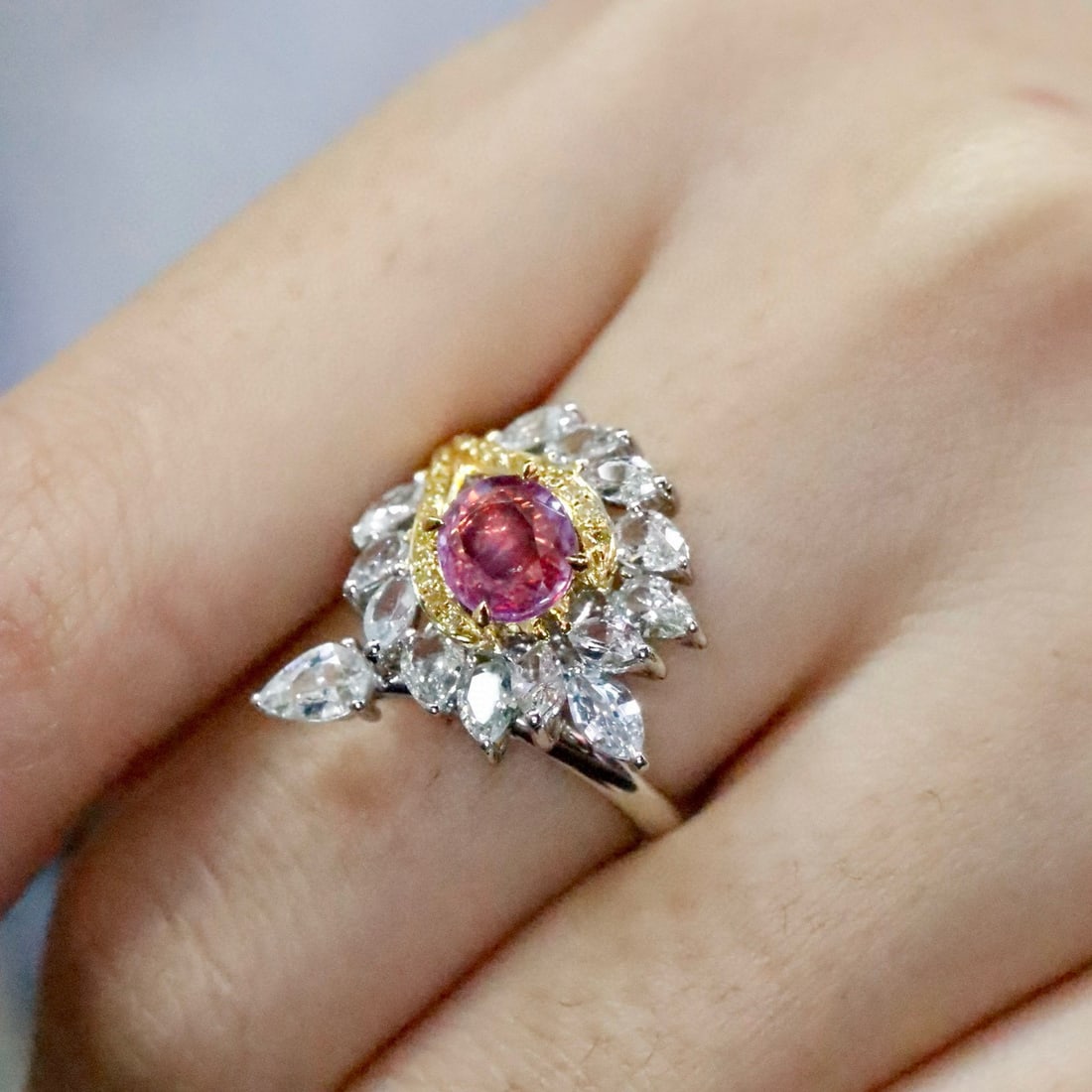 14k Gold 0.87 Ctw Natural Padparadscha Sapphire & Diamond Ring - 5