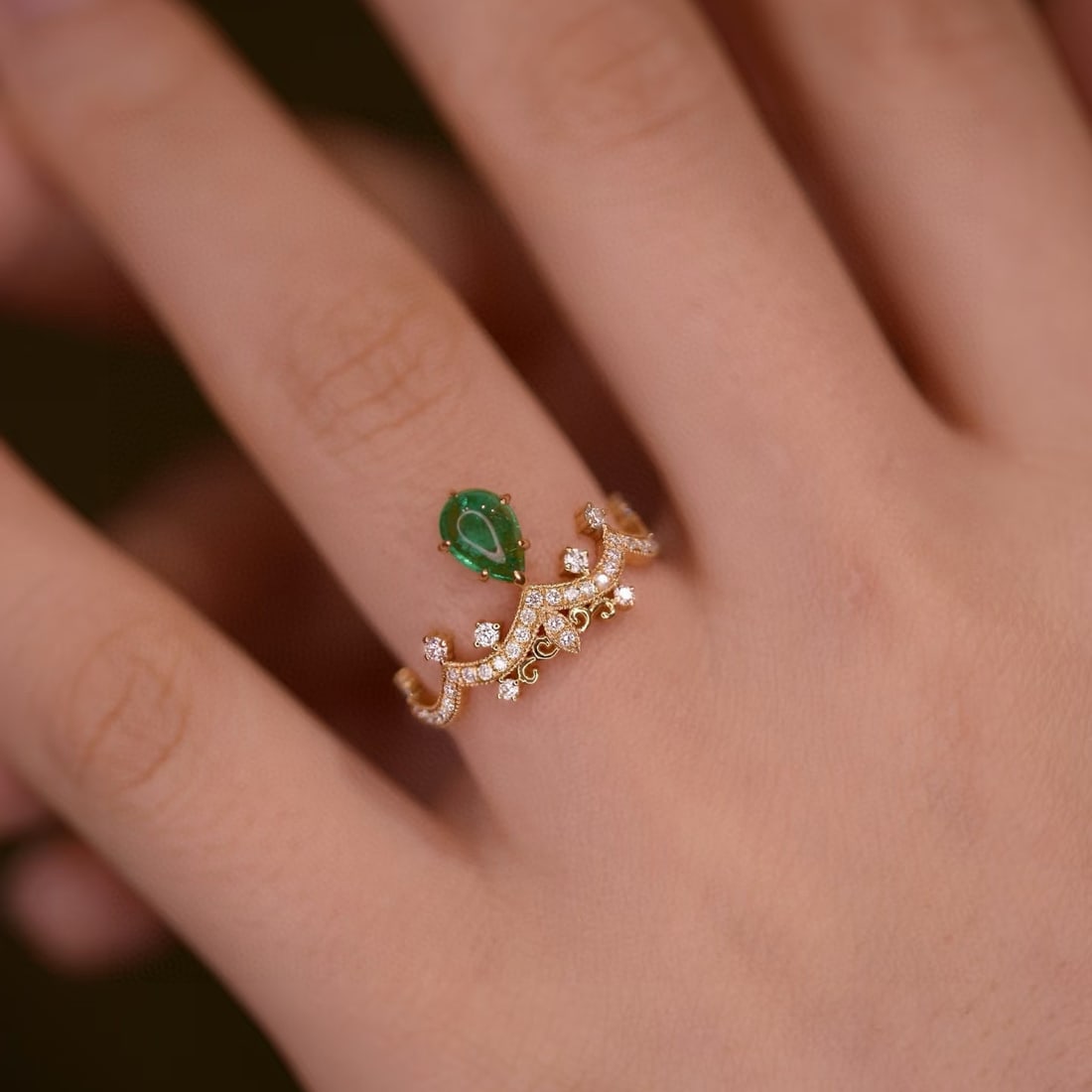 14k Gold 0.90 Ctw Vivid Green Natural Emerald & Diamond Ring - 6