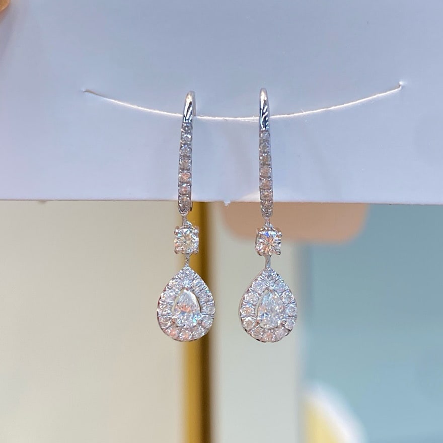 14k Gold 0.5 Ct Natural H Diamond Earrings: Ref:231090159 // gold content:14k gold // main gemstone:diamond // shape:round // carat weight:0. 5ct // clarity grade:vs-si // color:h // treatment:natural // cut grade:g // Condition: New Low