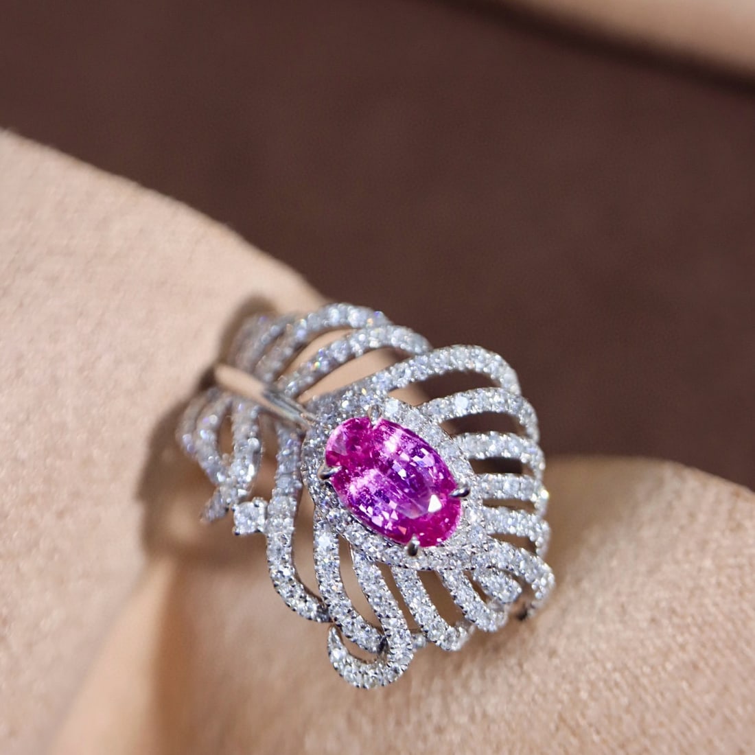 14k Gold 1.21 Ctw Natural Padparadscha Sapphire & Diamond Ring: Ref:231090201 // gold content:14k gold // ring size:7. 25us // // main gemstone:padparadscha sapphire // shape:oval // carat weight:0. 77ct // color:orangish pink // treatment:natural // // adjacent