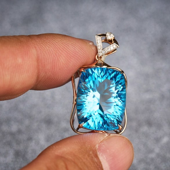 14k Gold 20.3 Ct Natural Topaz & Diamond Pendant( Without Chain ) - 7