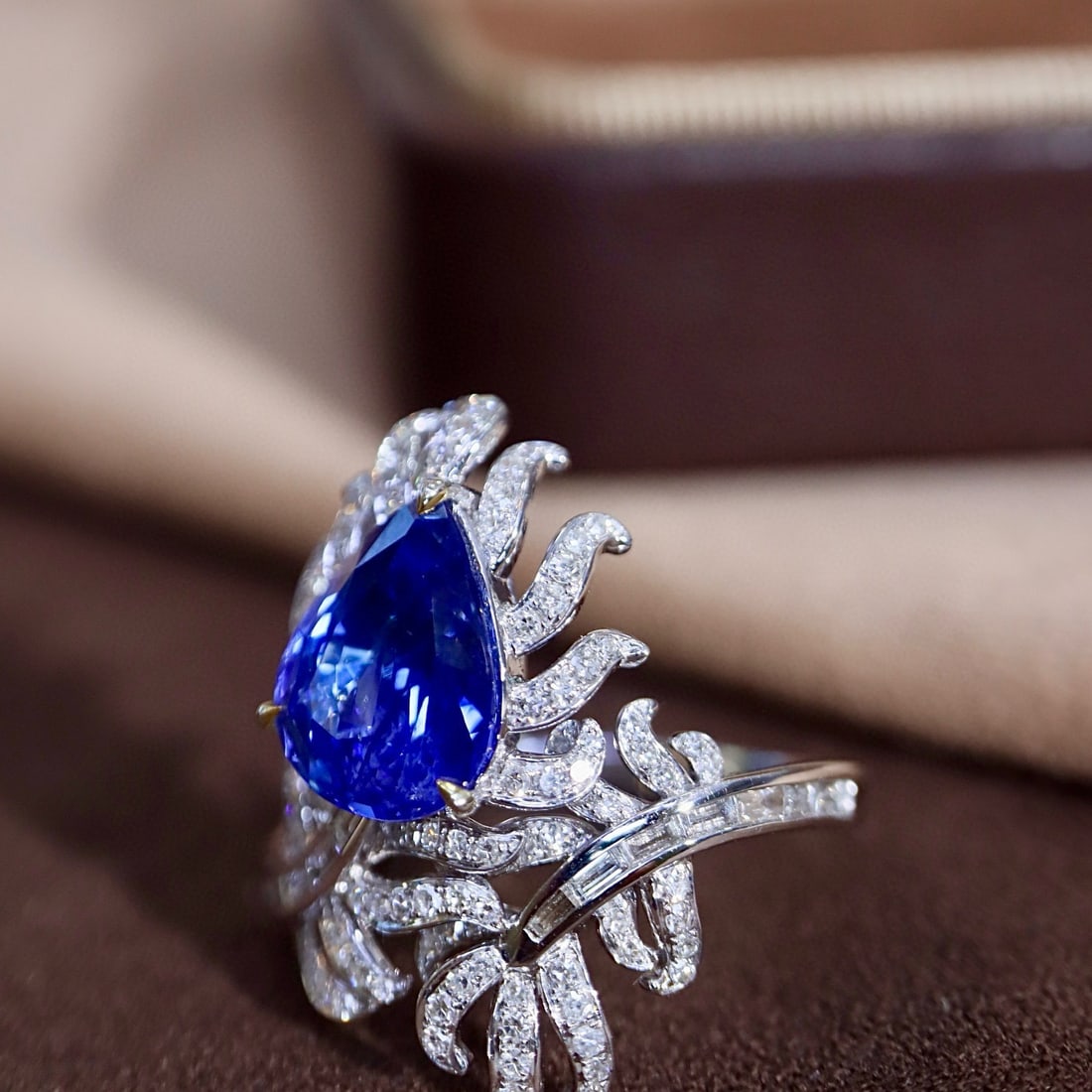 14k Gold 4.23 Ctw Natural Sapphire & Diamond Ring - 7