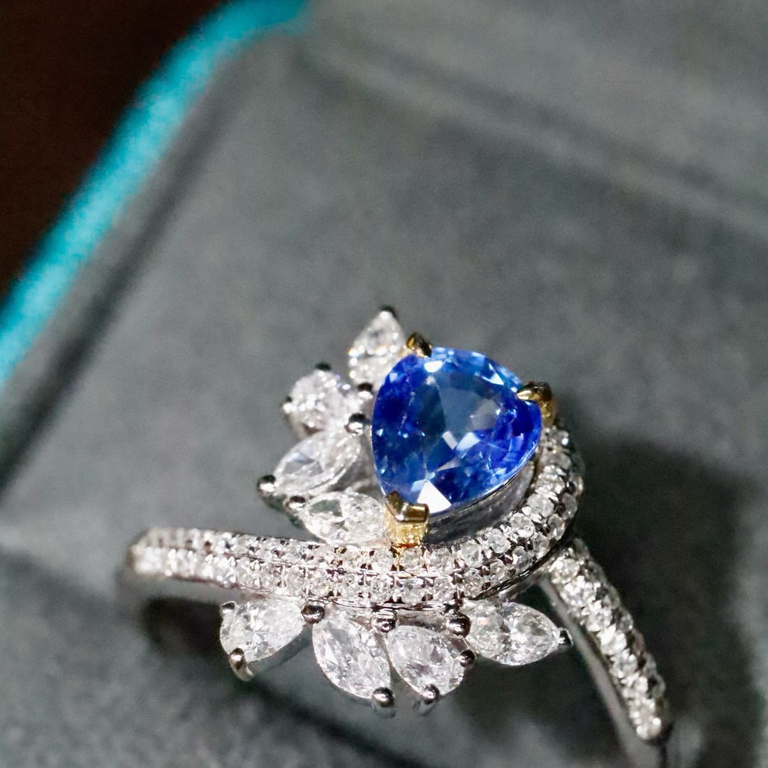 14k Gold 1.29 Ctw Natural Sapphire & Diamond Ring - 5