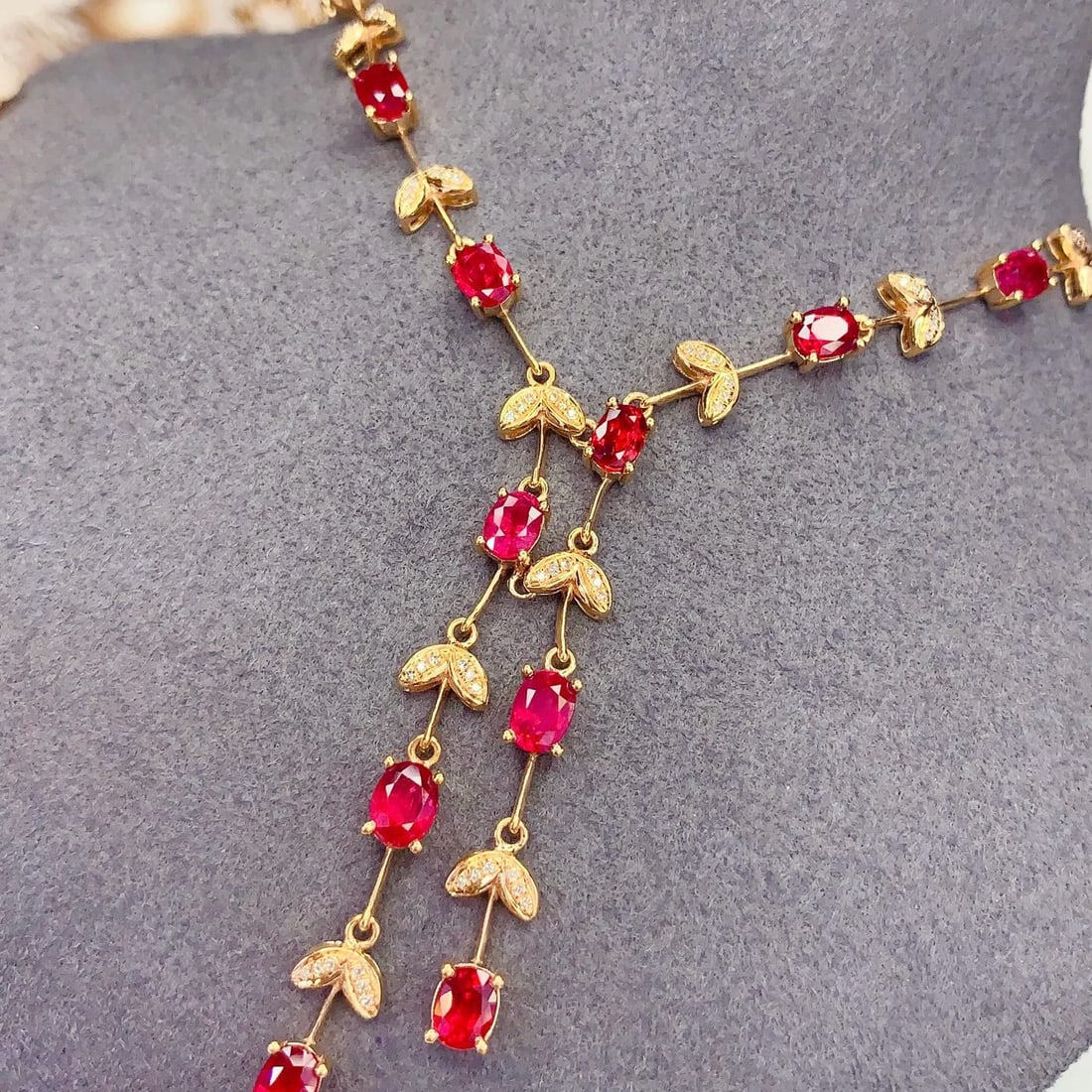 14k Gold 5.61 Ct Vivid Red Natural Ruby & Diamond Necklace - 3