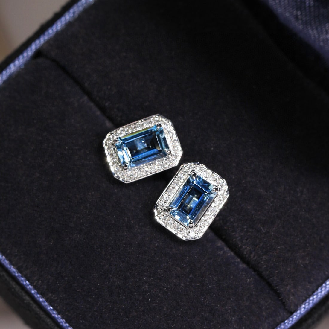 14k Gold 1.20 Ct Natural Aquamarine & Diamond Earrings - 4