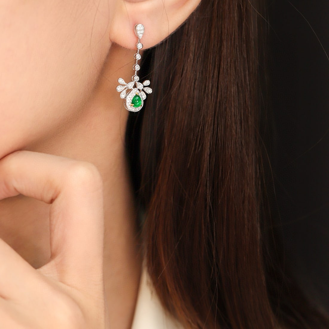14k Gold 0.71 Ctw Vivid Green Natural Emerald & Diamond Earrings - 2