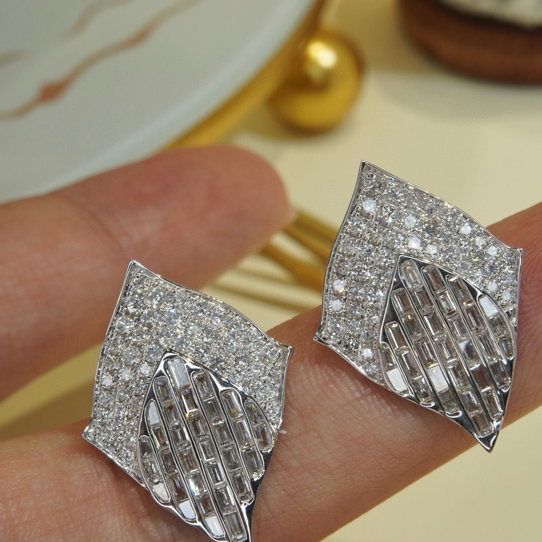 14k Gold 1.84 Ct Natural H Diamond Earrings - 5