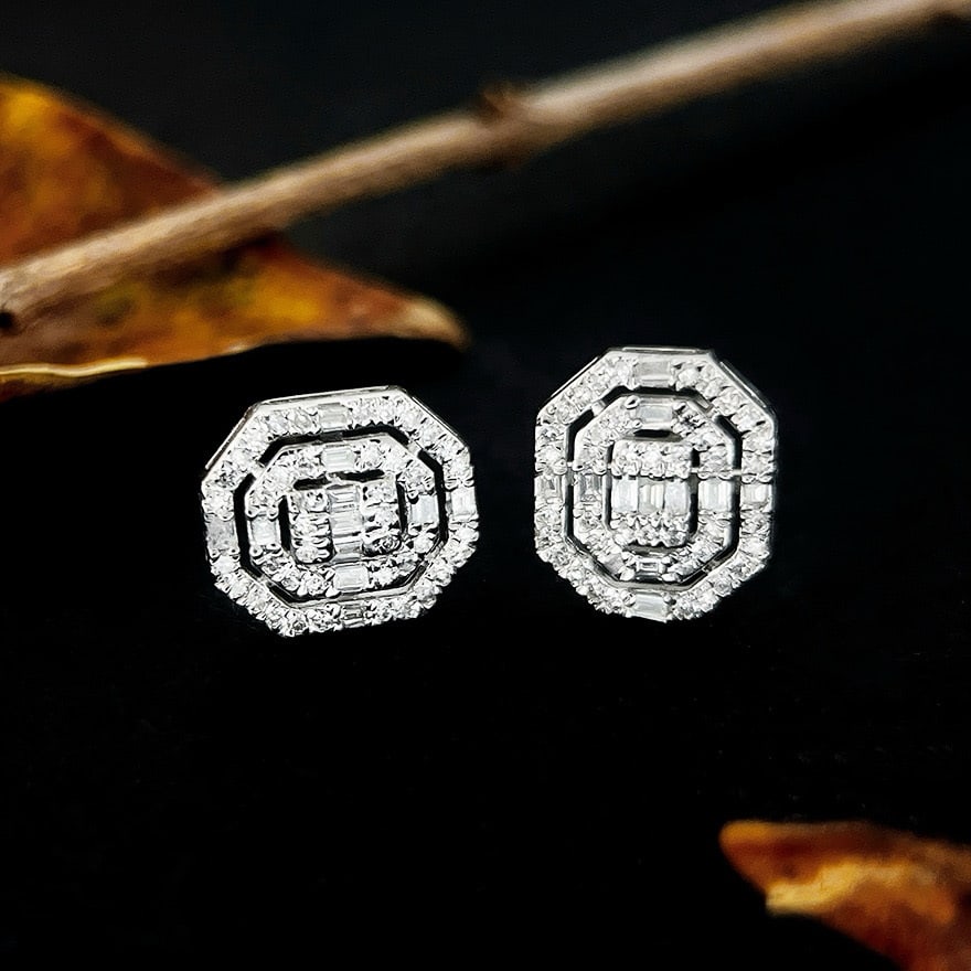 14k Gold 0.32 Ct Natural H Diamond Earrings: Ref:231090317 // gold content:14k gold // main gemstone:diamond // shape:multiple // carat weight:0. 32ct // clarity grade:vs-si // color:h // treatment:natural // Condition: New Low Estimate: