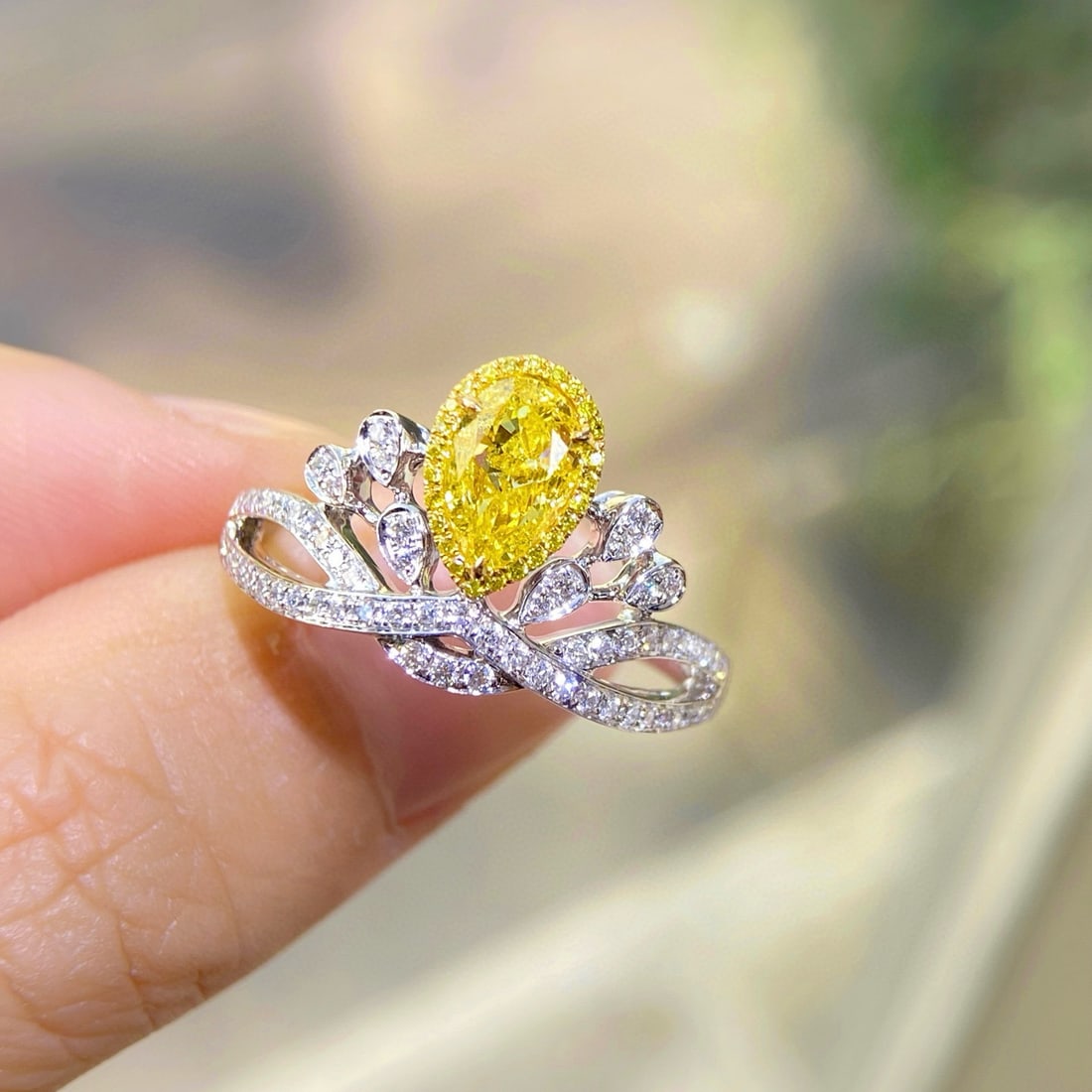 Gia Certified 14k Gold 1.41 Ctw Natural Yellow Diamond & Diamond Ring: Ref:231090364 // gold content:14k gold // ring size:7. 25us // // main gemstone:yellow diamond // certified:gia // shape:pear // carat weight:1. 00ct // clarity grade:si2 // color:yellow // treatment: