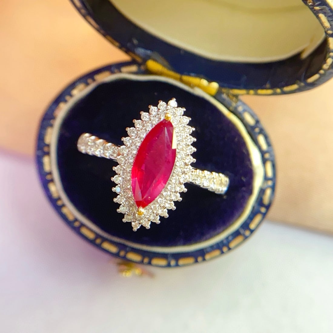 14k Gold 1.00 Ct Natural Ruby & Diamond Ring: Ref:231090377 // gold content:14k gold // ring size:7. 25us // // main gemstone:ruby // shape:marquise // carat weight:1. 00ct // color:red // treatment:natural // // adjacent gemstone 2 : diamond // 