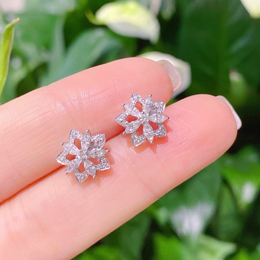 14k Gold 0.62 Ctw Natural H Diamond Earrings - 2