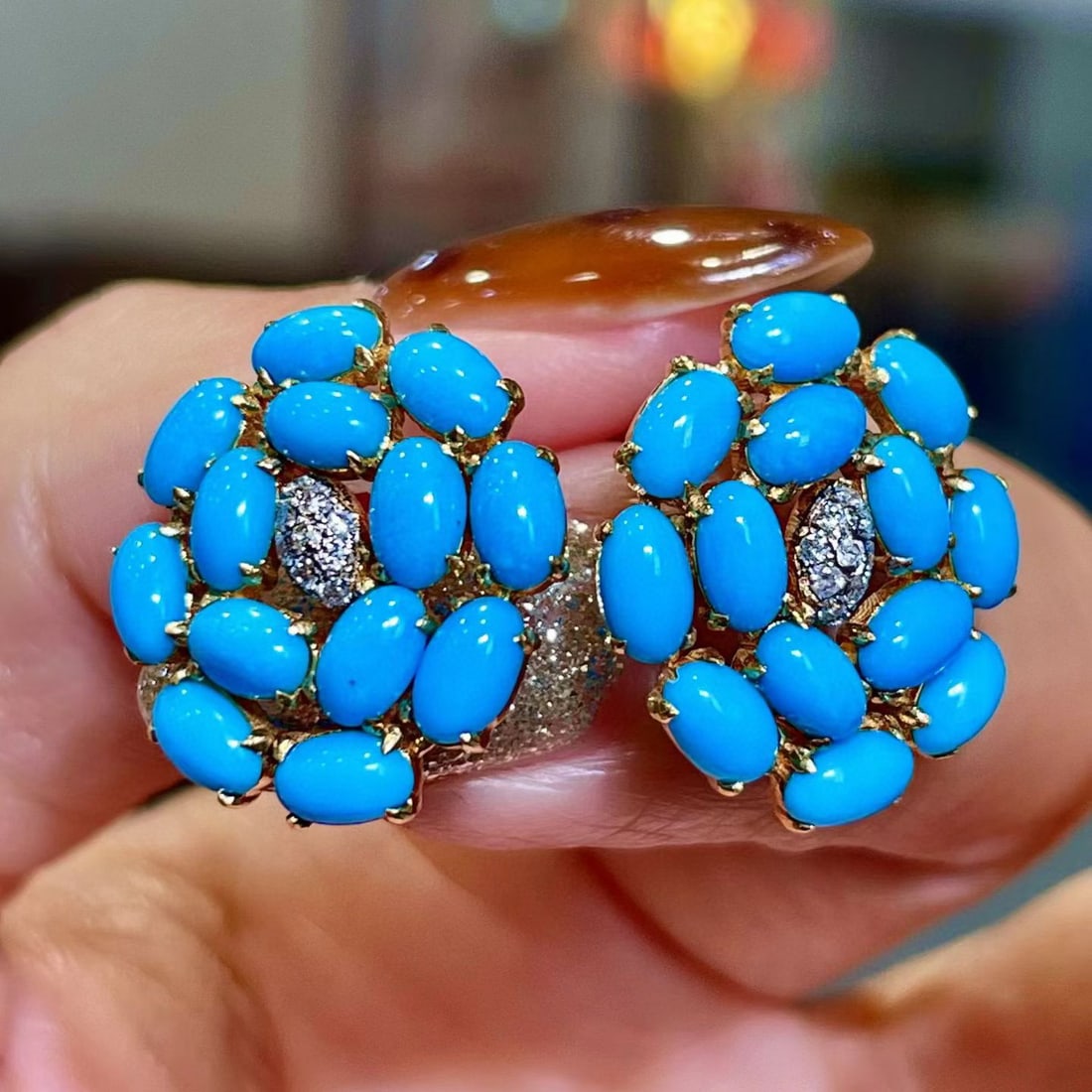 14k Gold 4.43 Ct Natural Blue Turquoise & Diamond Earrings: Ref:231090387 // gold content:14k gold // main gemstone:blue turquoise // shape:oval // carat weight:4. 43ct // color:blue // treatment:natural // // adjacent gemstone 2 : diamond // shape:round // cl