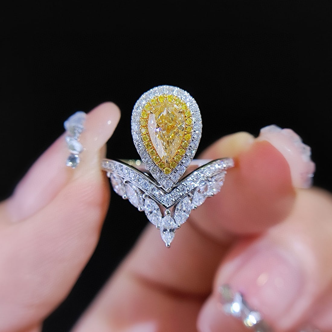 14k Gold 1.12 Ctw Natural Yellow Diamond & Diamond Ring: Ref:231090403 // gold content:14k gold // ring size:7. 25us // // main gemstone:yellow diamond // shape:pear // carat weight:0. 55ct // color:yellow // treatment:natural // // adjacent gemstone 2 :