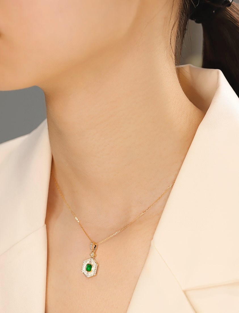 14k Gold 0.47 Ctw Vivid Green Natural Emerald & Diamond Pendant( Without Chain ): Ref:231090415 // gold content:14k gold // main gemstone:emerald // shape:sugar-loaf // carat weight:0. 33ct // color:vivid green // treatment:natural // // adjacent gemstone 2 : diamond //
