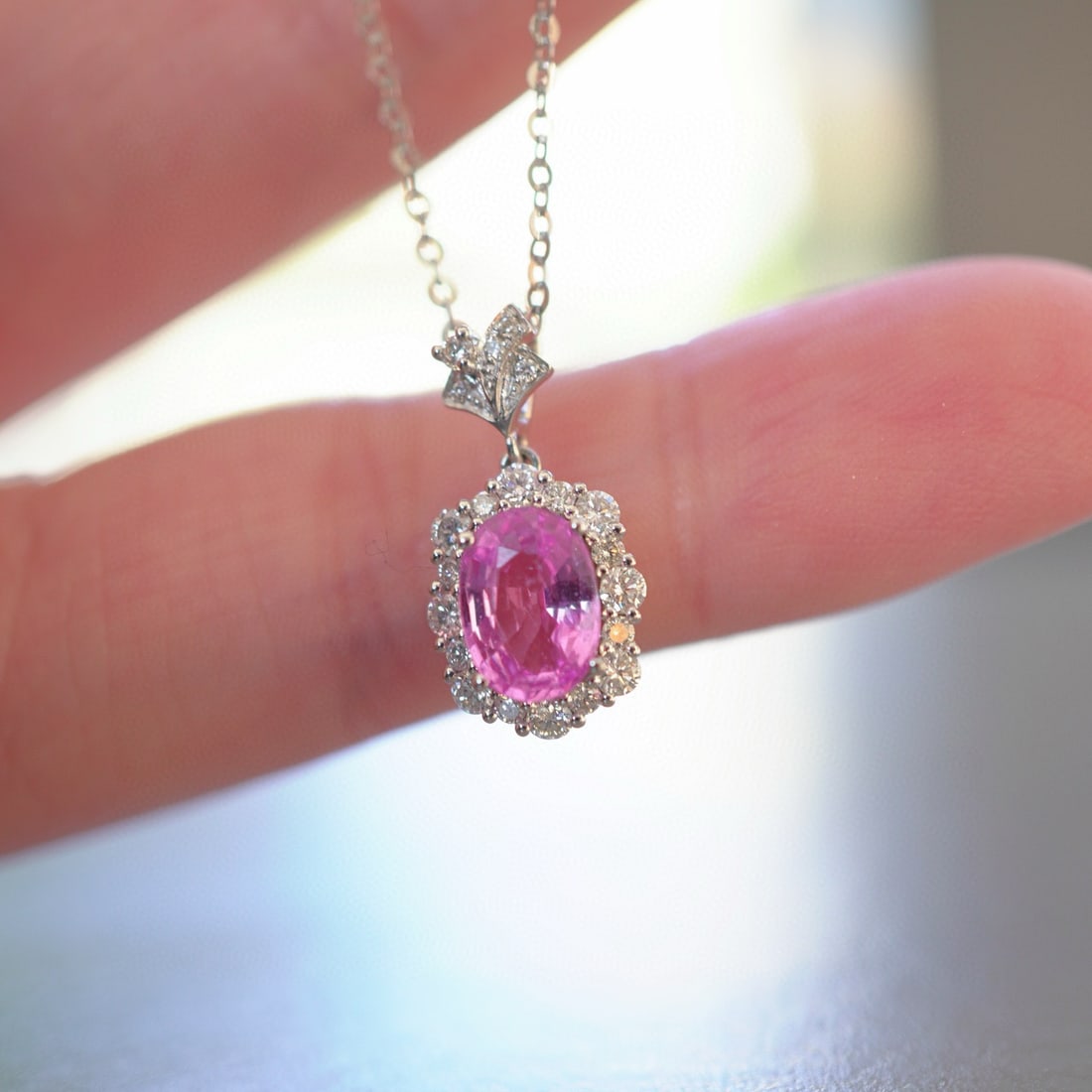 14k Gold 0.89 Ct Natural Sapphire & Diamond Necklace: Ref:231090424 // gold content:14k gold // main gemstone:sapphire // shape:oval // carat weight:0. 89ct // color:pink // treatment:natural // // adjacent gemstone 2 : diamond // shape:round // clarity
