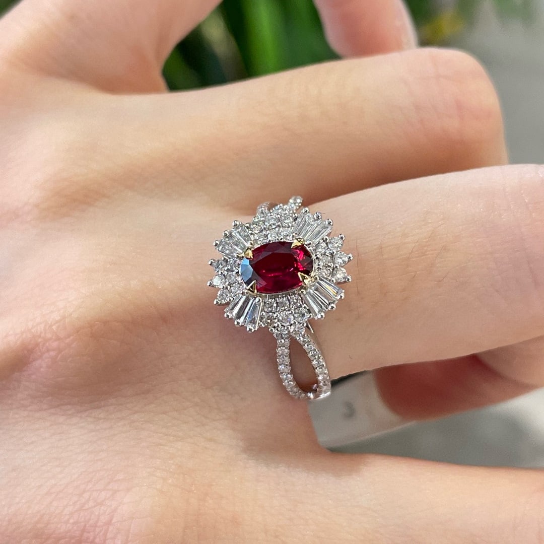 14k Gold 0.70 Ct Natural Ruby & Diamond Ring: Ref:231090426 // gold content:14k gold // ring size:7. 25us // // main gemstone:ruby // shape:oval // carat weight:0. 70ct // color:red // treatment:natural // // adjacent gemstone 2 : diamond // shap