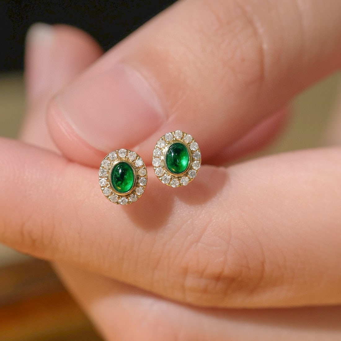 14k Gold 0.36 Ctw Vivid Green Natural Emerald & Diamond Earrings - 2