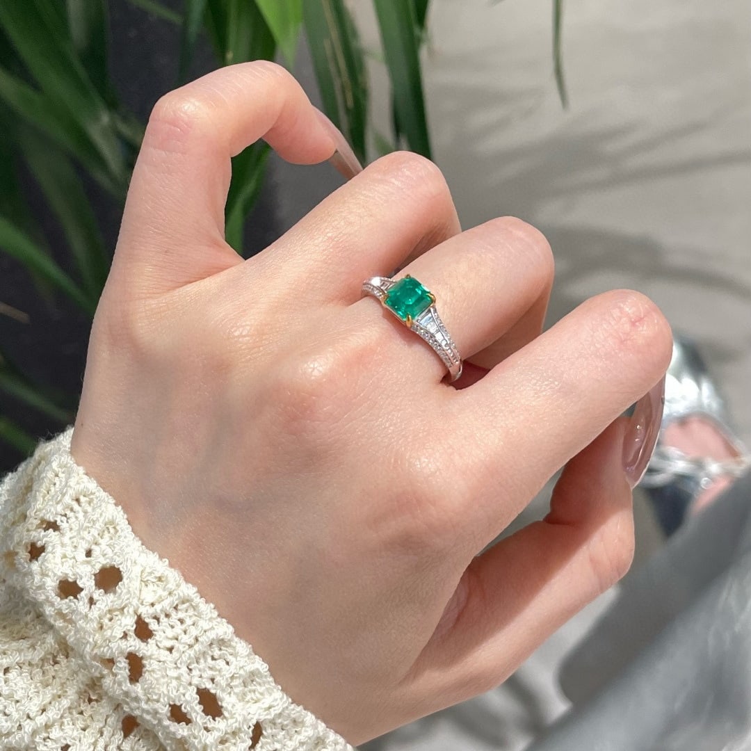 14k Gold 1.26 Ct Vivid Green Natural Emerald & Diamond Ring - 3